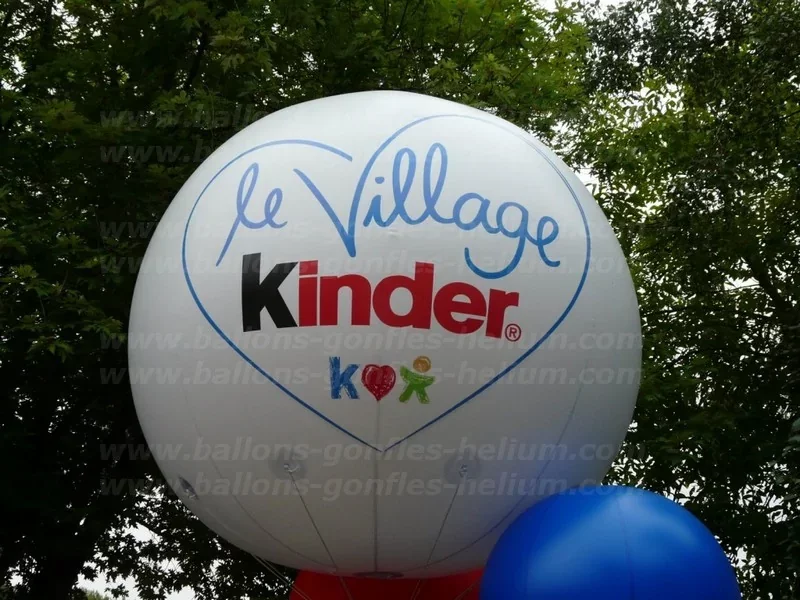 gros ballon publicitiare kinder pour de la pub