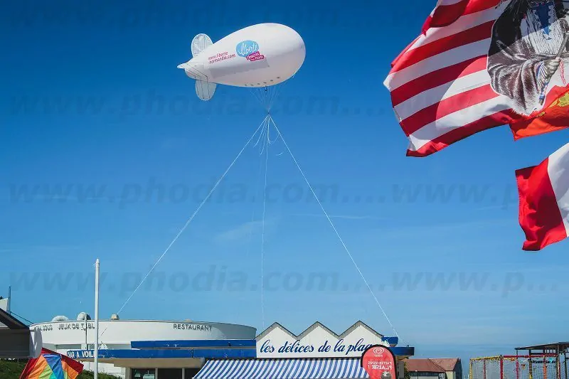 ballon dirigeable de 7m hélium pour une manifestation sur le déparquement en Normandie