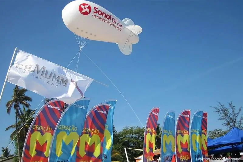 ballon zeppelin hélium sonofor pour faire de la publicité