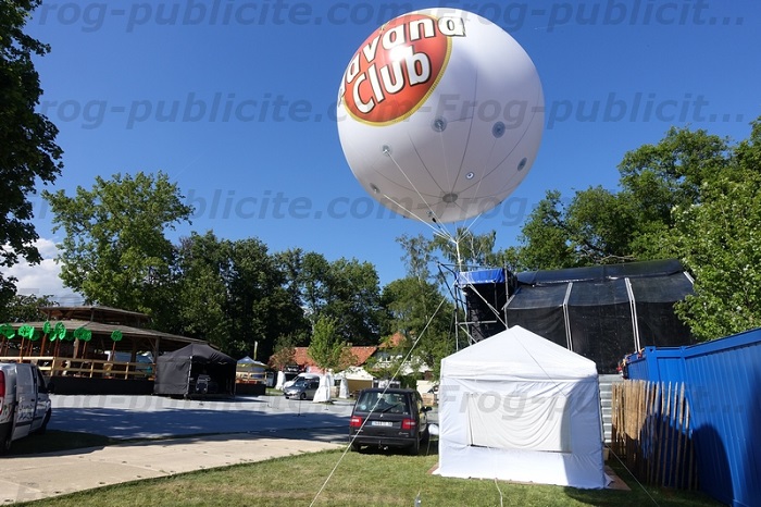 Ballon gonflable géant à l'air ou à l'hélium