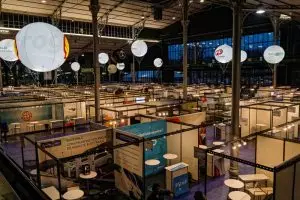 13-ballons-hélium-au-Salon-flotauto-2017-à-Paris